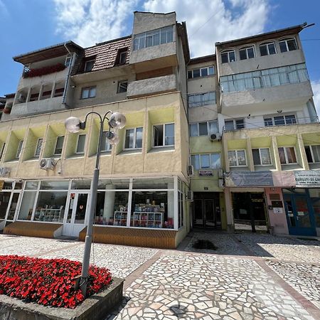 Apartament Centru Ramnicu Valcea Exterior foto